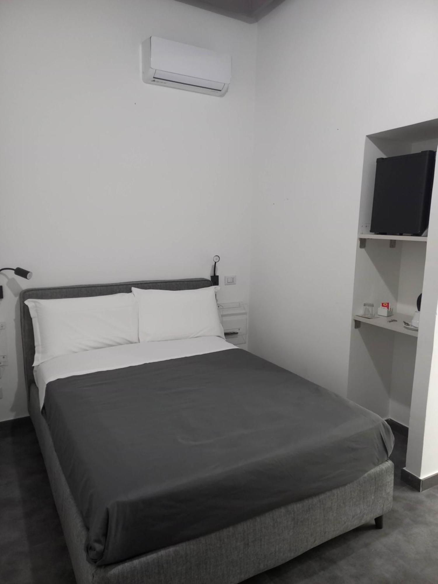 Hotel Santa Brigida Naples Room photo